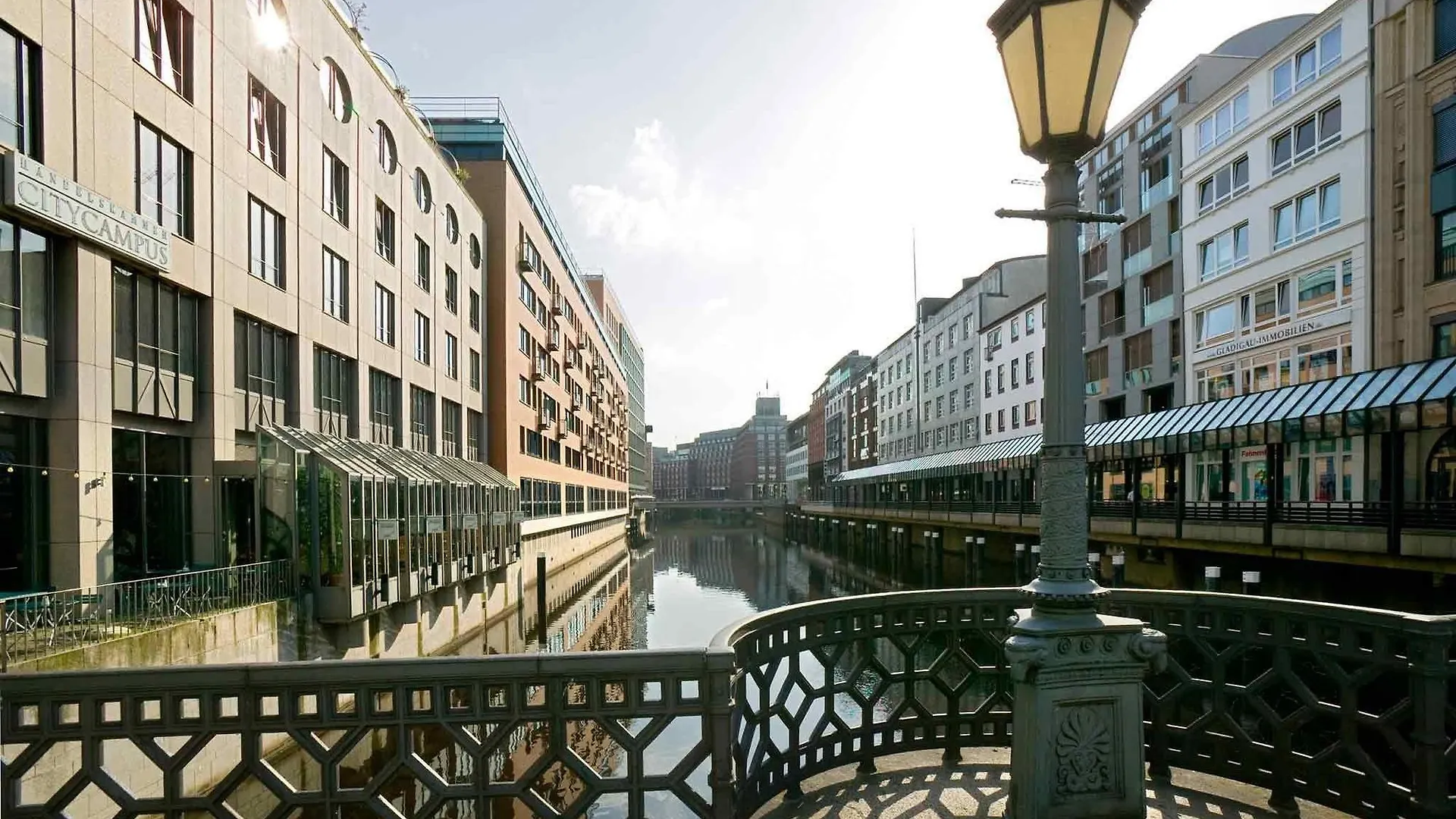 Ibis Styles Hamburg Alster City 2*,
