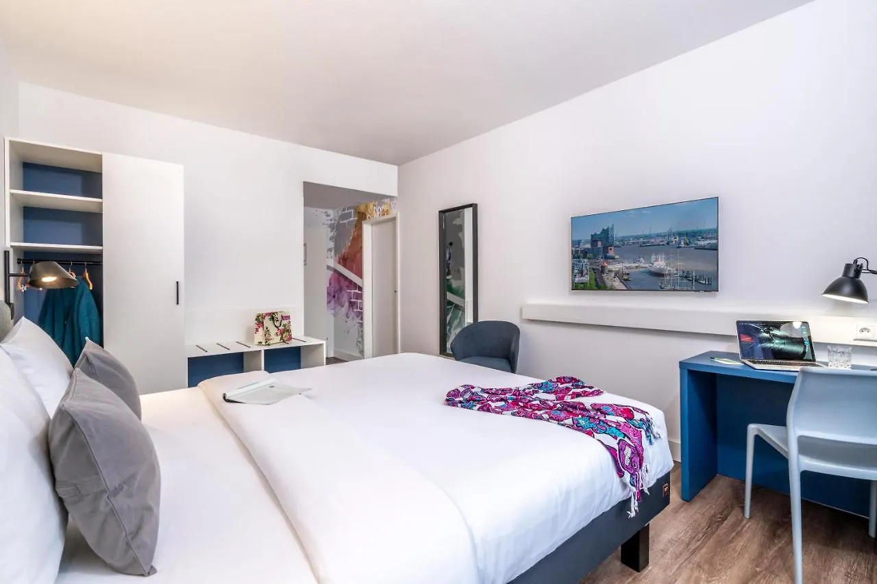 ibis Styles Hamburg Alster City 2*,