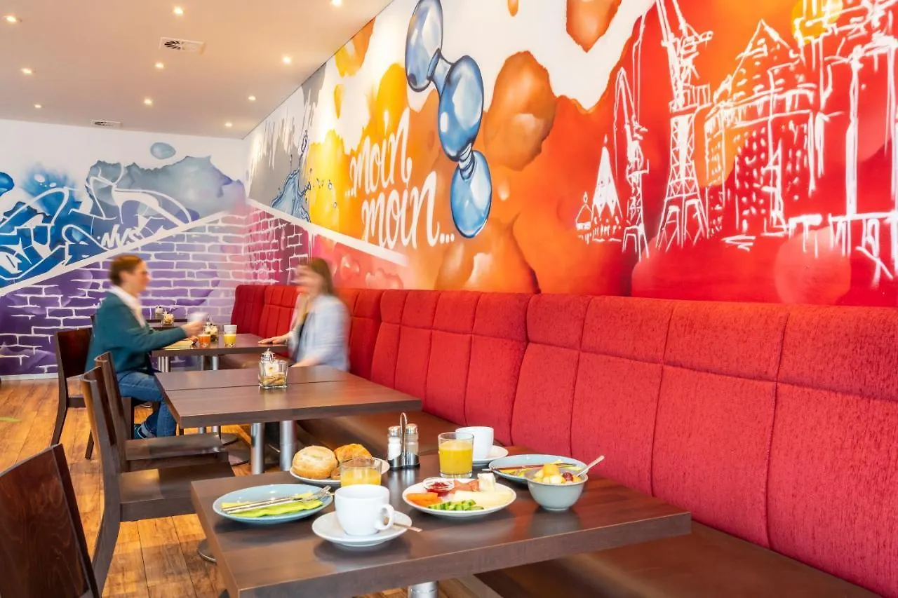ibis Styles Hamburg Alster City 2*,