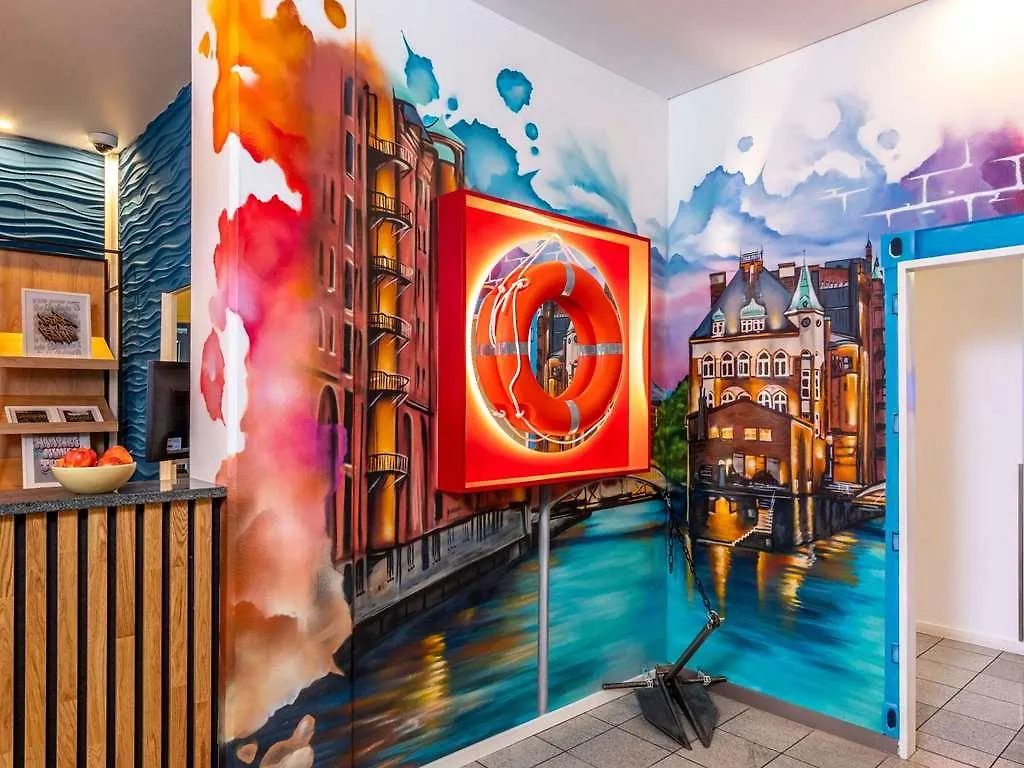 ibis Styles Hamburg Alster City 2*,