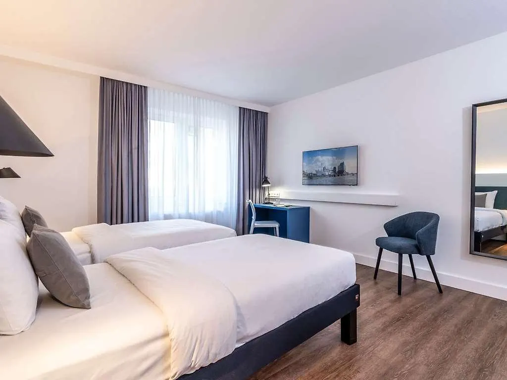 ibis Styles Hamburg Alster City 2*,